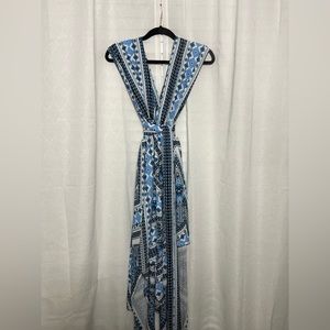 Never worn summer dress! Super cute with a pair of sandals or wedge heels 🔥